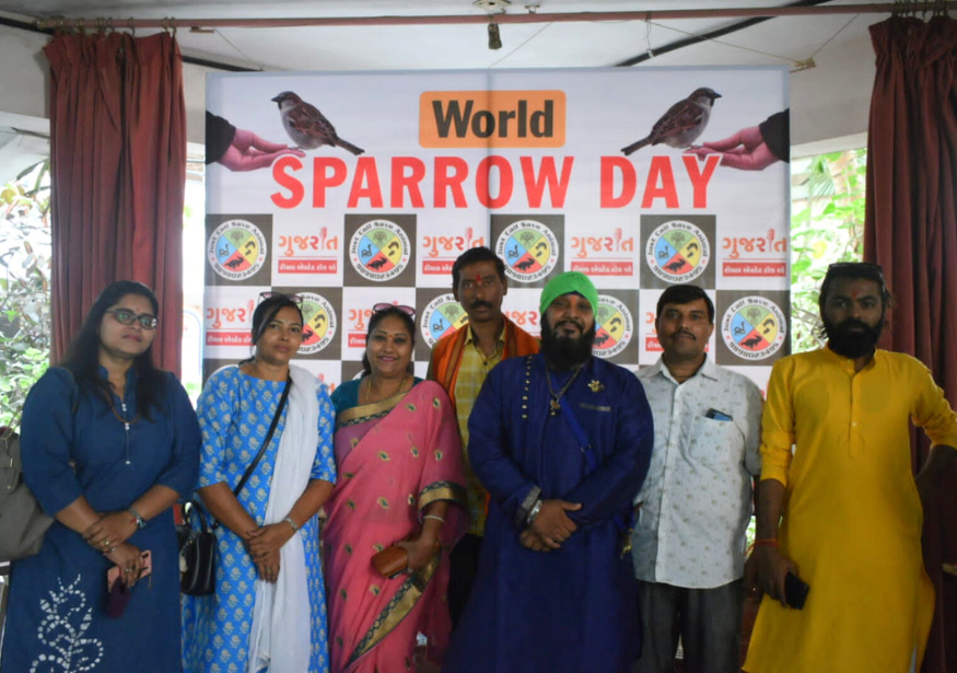 world sparrow day sparrow house distribution at Bright day school Vasna (18)